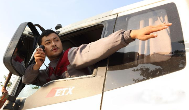 車載對(duì)講機(jī)使用地網(wǎng)天線可以降低駐波嗎？